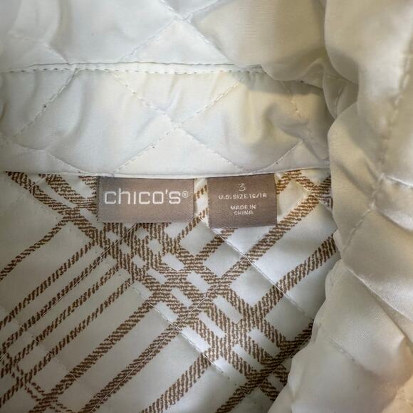 Chico's Quilted Jacket Off White Coat Tortoise Buttons Women’s size 3 - Picture 3 of 5